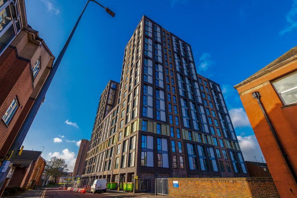 Stunning 2-Bed Premium Apartment - Free Wi-Fi Preston  Eksteriør bilde
